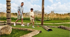 Minigolf in Center Parcs Villages Nature Paris